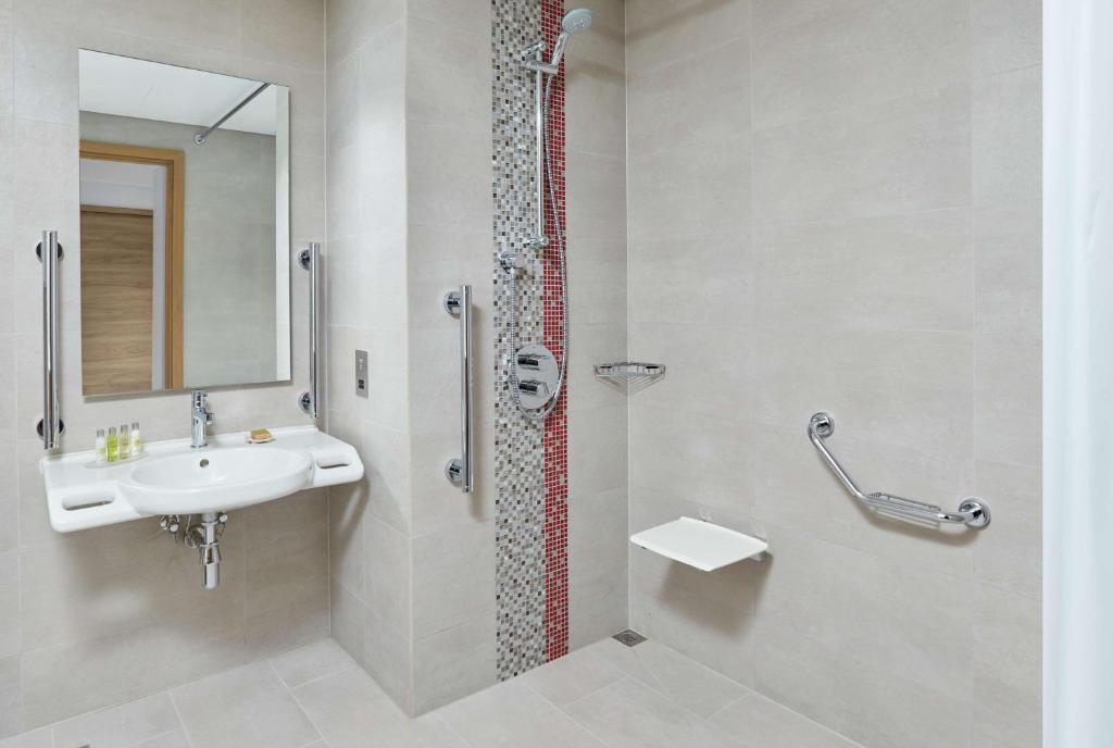 Hilton Garden Inn Muscat Al Khuwair - King Room - Mobilité Accessible