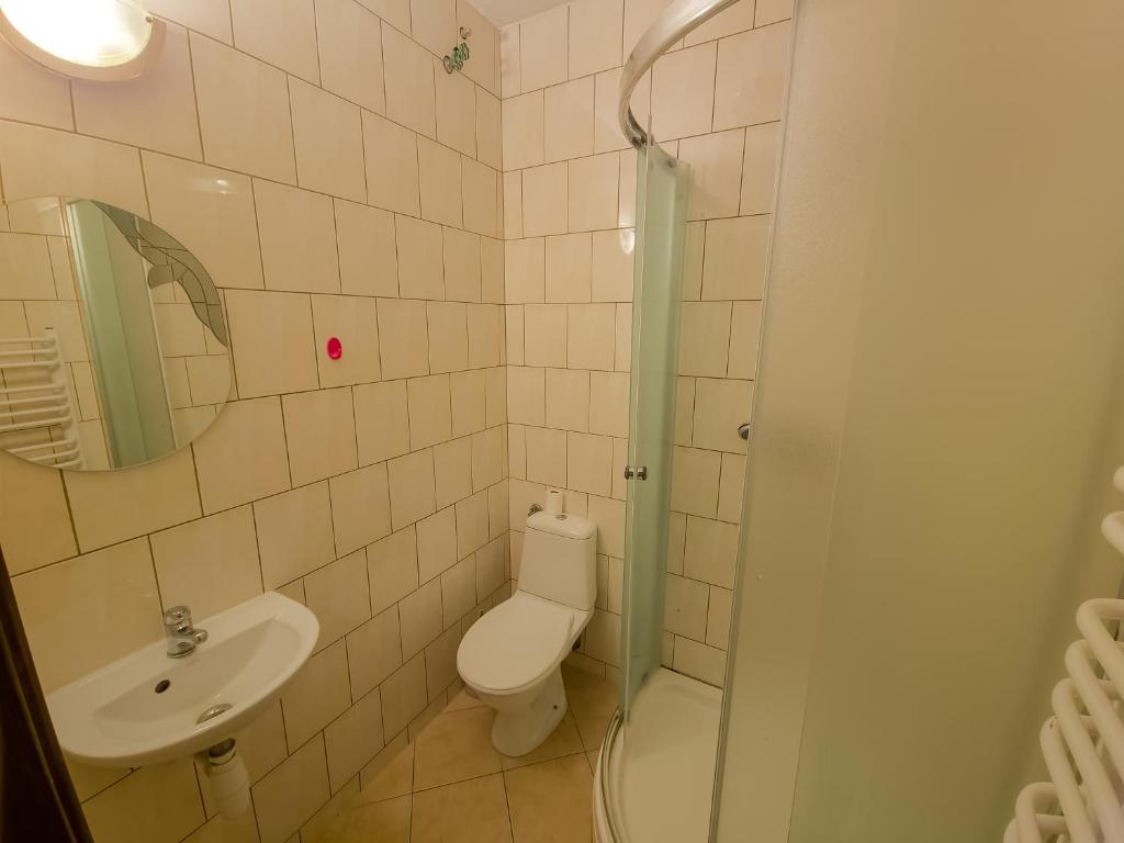 Łazienka w obiekcie Małe Ciche uAntosi, Blisko wyciąg narciarski, Idealne miesce na wypad w góry -rusinowa polana-zgorzelisko-tarasówka-wiktorówki-palenica-gesia szyja-morskie oko