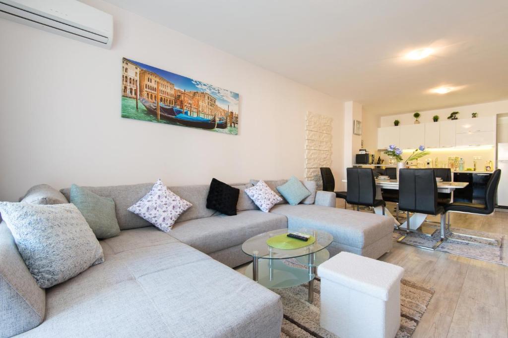 Posezení v ubytování La Mer Luxury Apartment