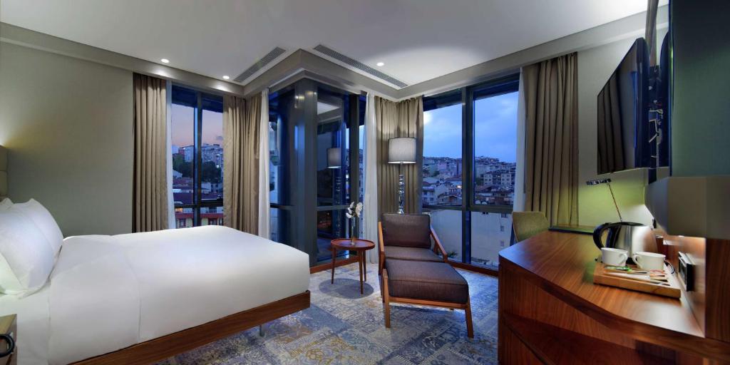 DoubleTree by Hilton Istanbul - Piyalepasa - Queen Room - Acceso A La Movilidad