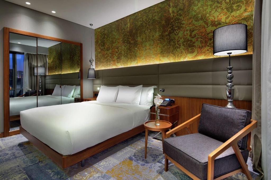 DoubleTree by Hilton Istanbul - Piyalepasa - Suite King De Una Habitación