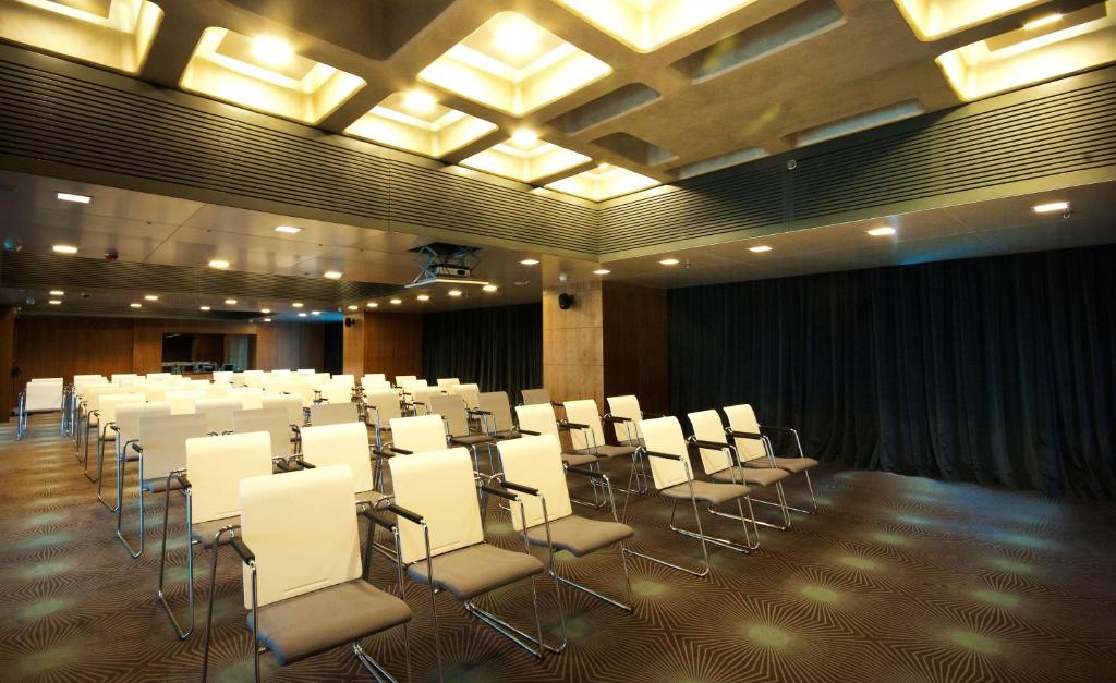 Área de negócios e/ou sala de conferências em DoubleTree By Hilton Istanbul - Moda