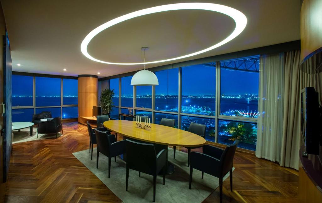 Uma área de estar em DoubleTree By Hilton Istanbul - Moda