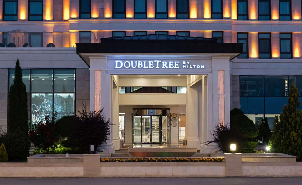 لابی و فضای عمومی Doubletree by Hilton Van - تصویر ۵