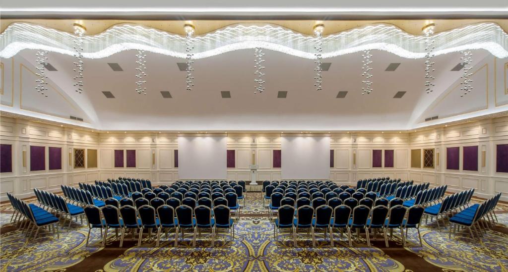 Konferenční prostory v ubytování Doubletree By Hilton Elazig