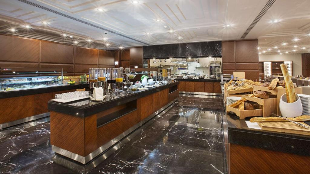رزرو هتل و هاستل، DoubleTree by Hilton Istanbul-Avcilar, آژانس هواپیمایی آسمان سپید