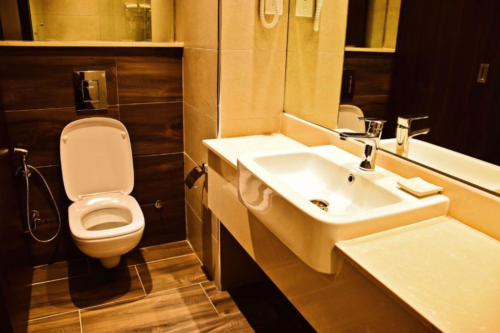 Koupelna v ubytování DoubleTree by Hilton Nairobi