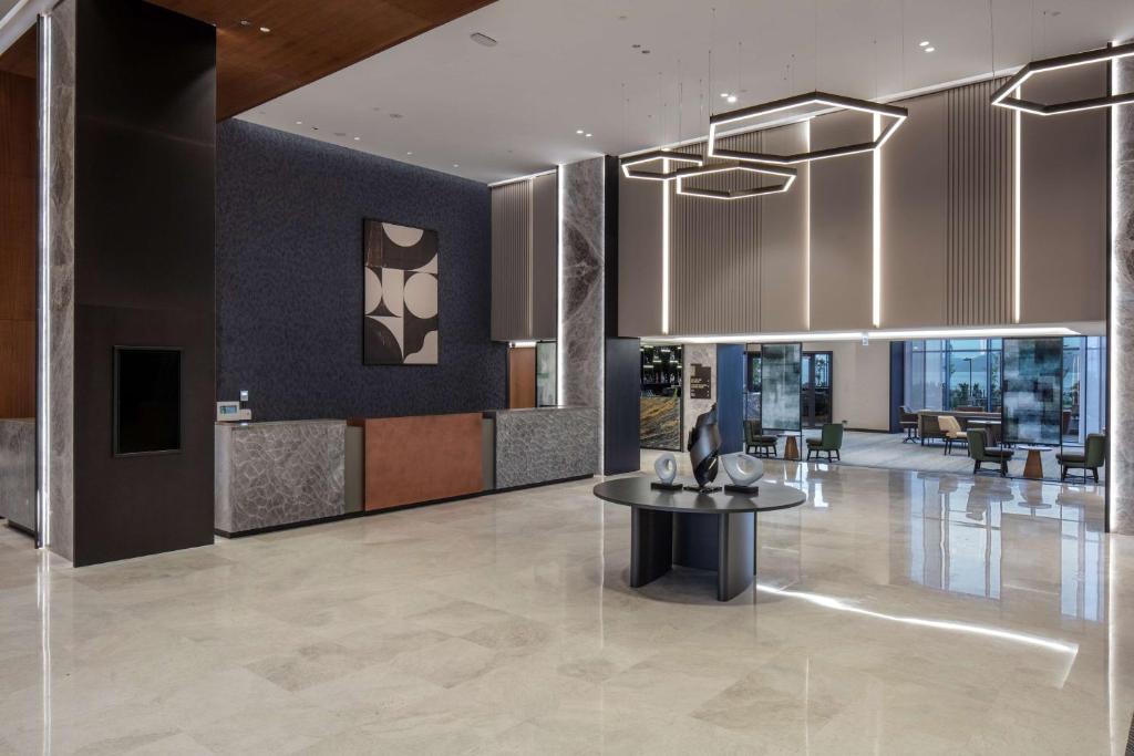 Vstupní hala nebo recepce v ubytování Doubletree By Hilton Canakkale