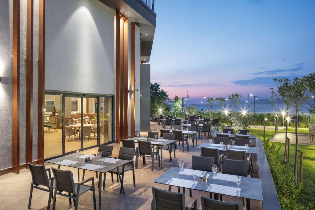 Restaurace v ubytování Doubletree By Hilton Canakkale