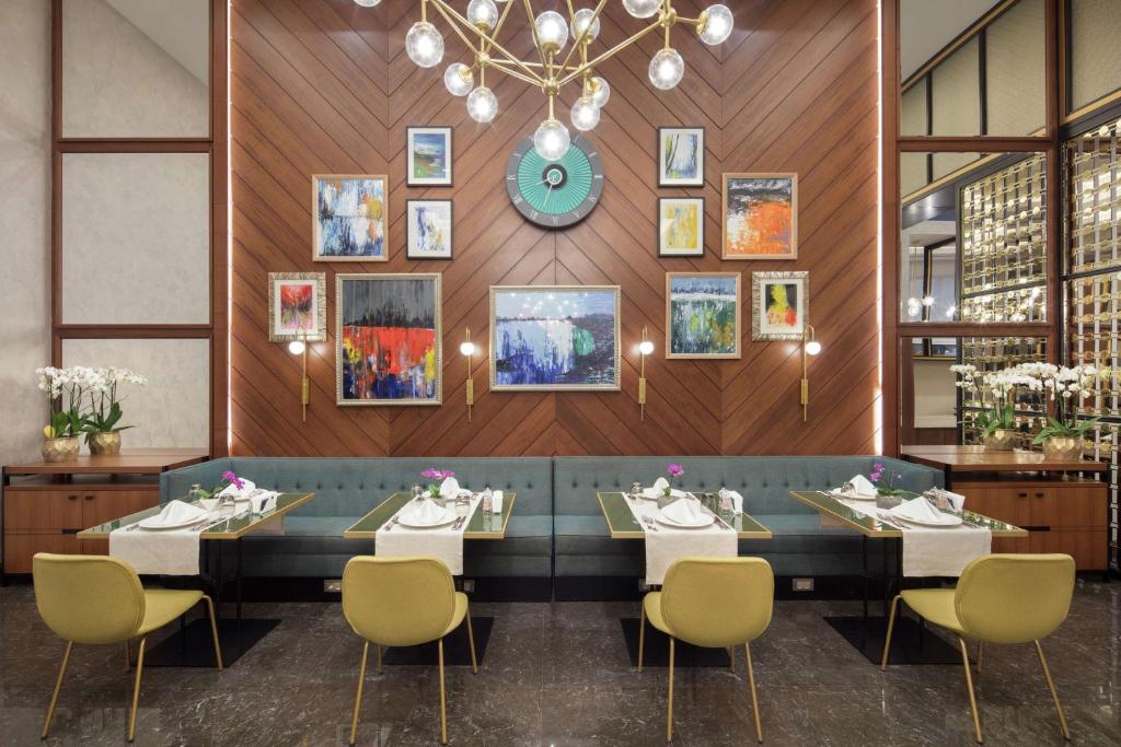 Restaurace v ubytování Doubletree By Hilton Antalya City Centre