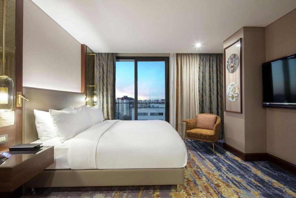 Postel nebo postele na pokoji v ubytování Doubletree By Hilton Antalya City Centre