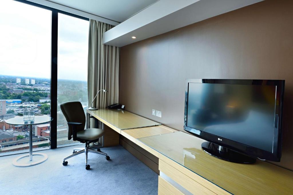 TV a/nebo společenská místnost v ubytování Hilton Manchester Deansgate