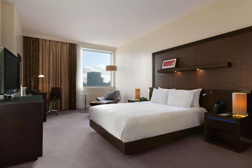 Hilton London Canary Wharf - Resim 14