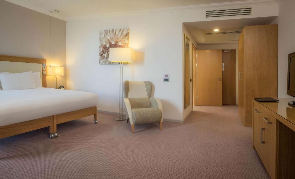 Hilton Reading - 