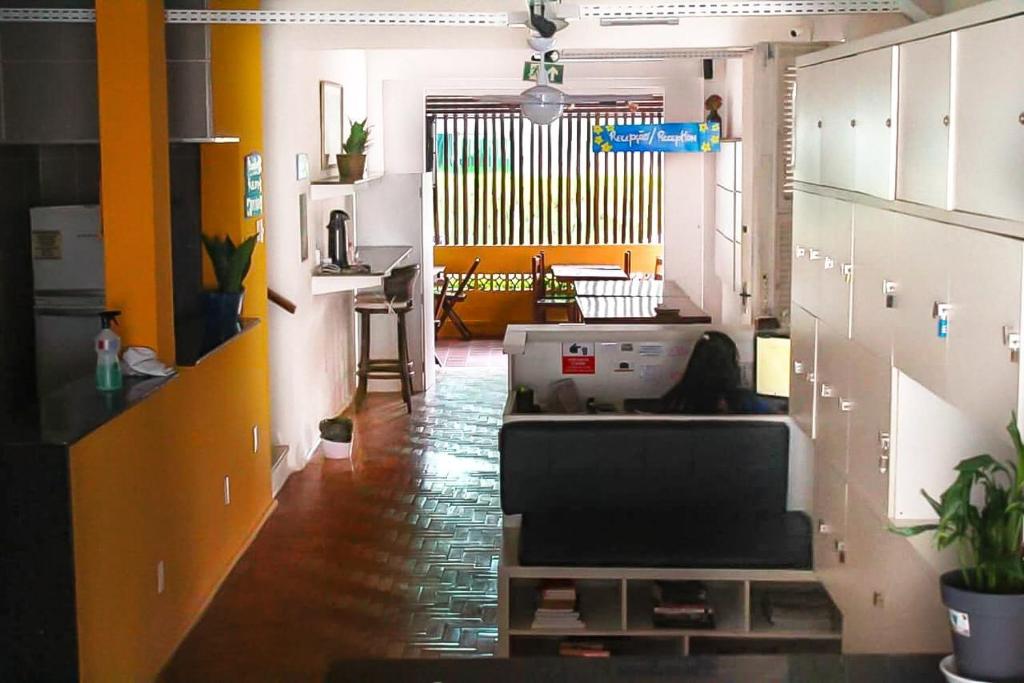Albergaria Hostelにあるテレビまたはエンターテインメントセンター
