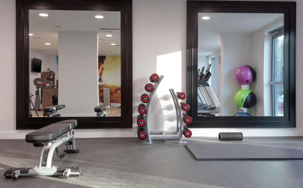 Fitness centrum a/nebo fitness zařízení v ubytování Hampton By Hilton Edinburgh Airport