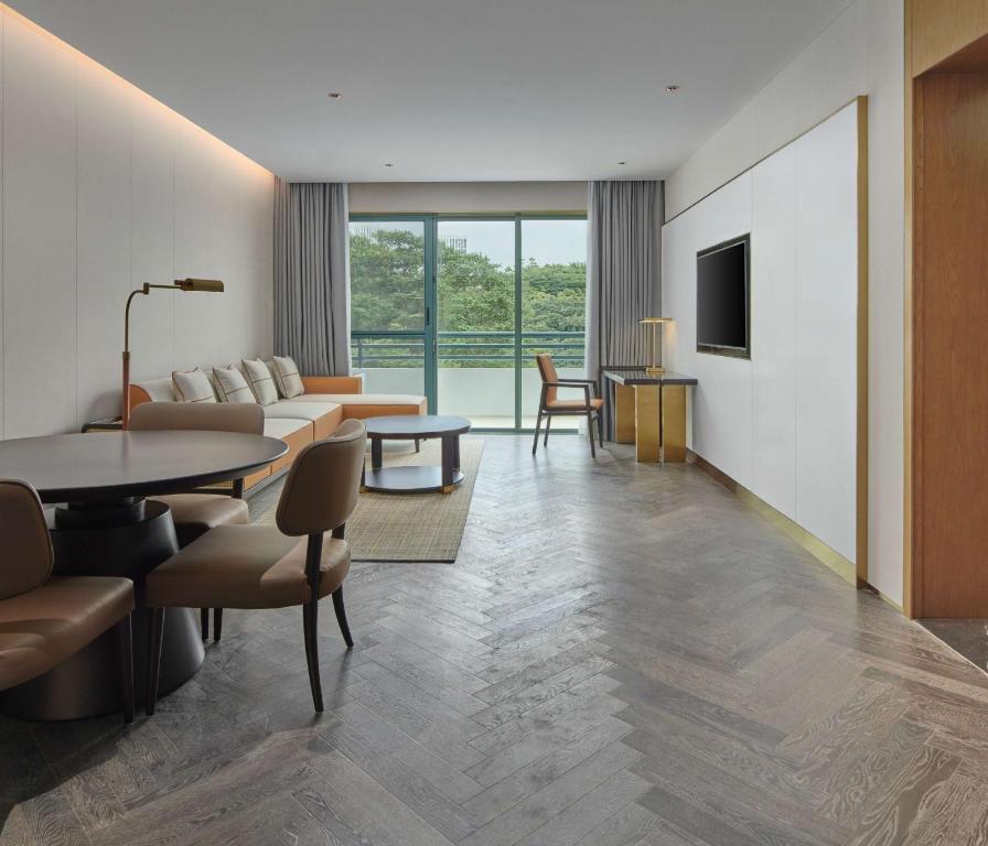 TV a/nebo společenská místnost v ubytování Hilton Guangzhou Science City, Free Shuttle Bus during Canton Fair