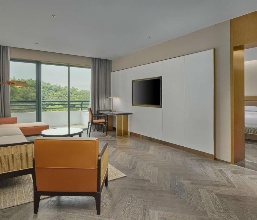 TV a/nebo společenská místnost v ubytování Hilton Guangzhou Science City, Free Shuttle Bus during Canton Fair