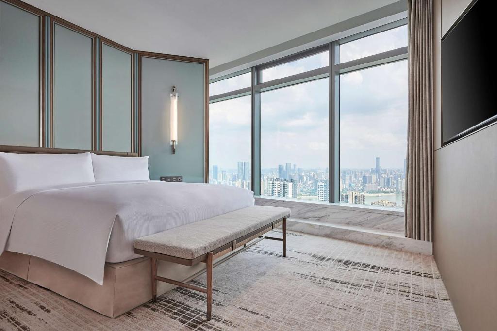 Hilton Changsha Riverside - Deluxe King Suite