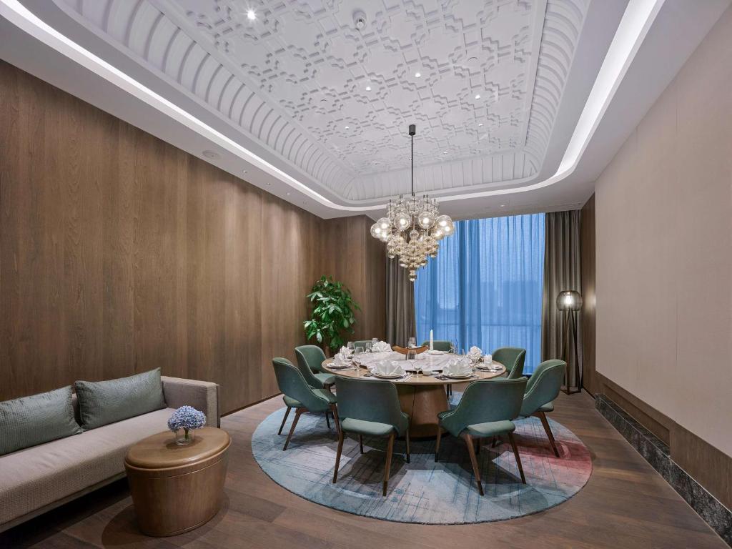 Posezení v ubytování DoubleTree by Hilton Qidong