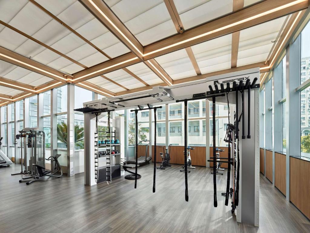 Fitness centrum a/nebo fitness zařízení v ubytování Hilton Shanghai Hongqiao