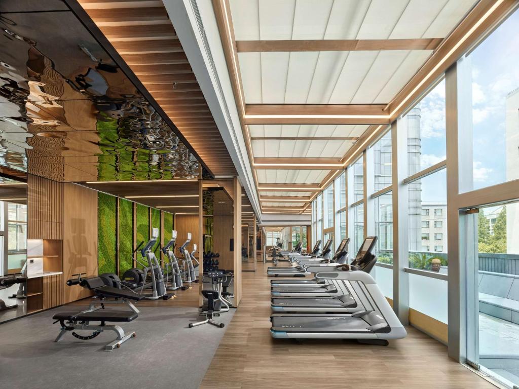 Fitness centrum a/nebo fitness zařízení v ubytování Hilton Shanghai Hongqiao