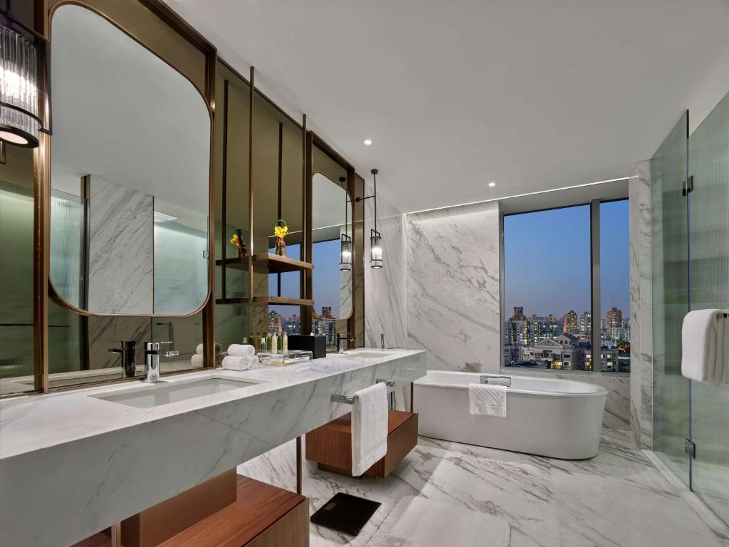 Koupelna v ubytování Hilton Shanghai Hongqiao