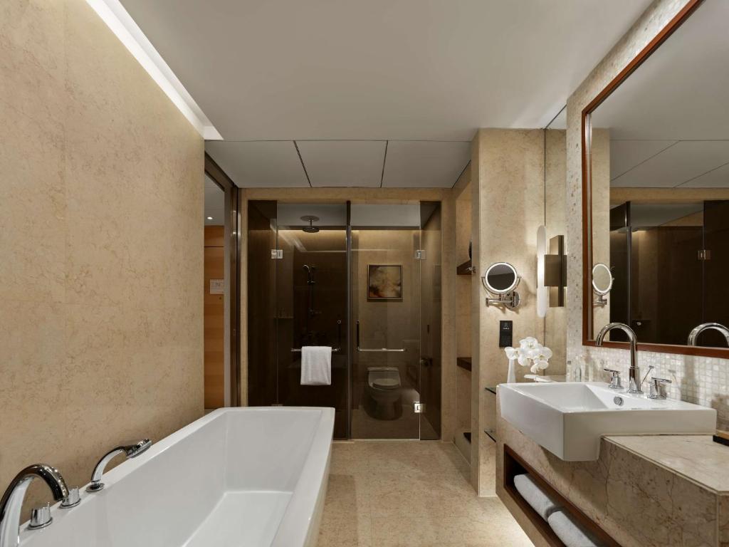 Koupelna v ubytování Hilton Shanghai Hongqiao