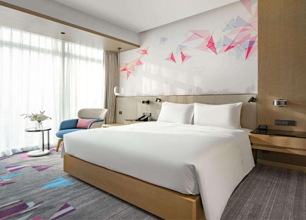 Hilton Garden Inn Shenzhen World Exhibition & Convention Center - King Room - Mobility Accesible
