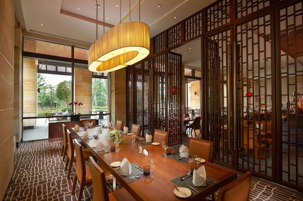 Restaurace v ubytování Hilton Wuhan Optics Valley