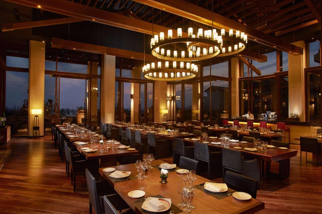 Restaurace v ubytování Hilton Wuhan Optics Valley