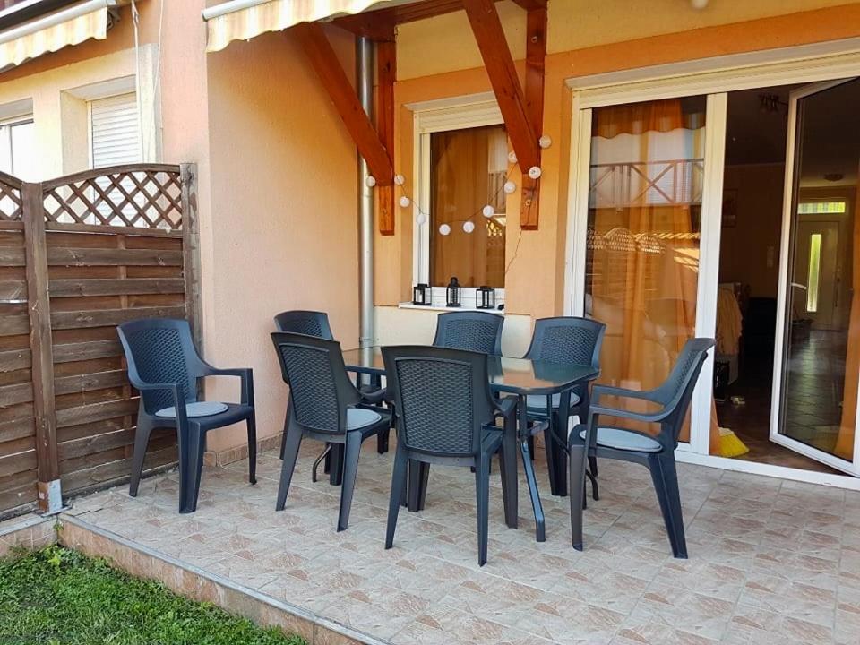 Patio nebo venkovní prostory v ubytování Zamárdi Apartman