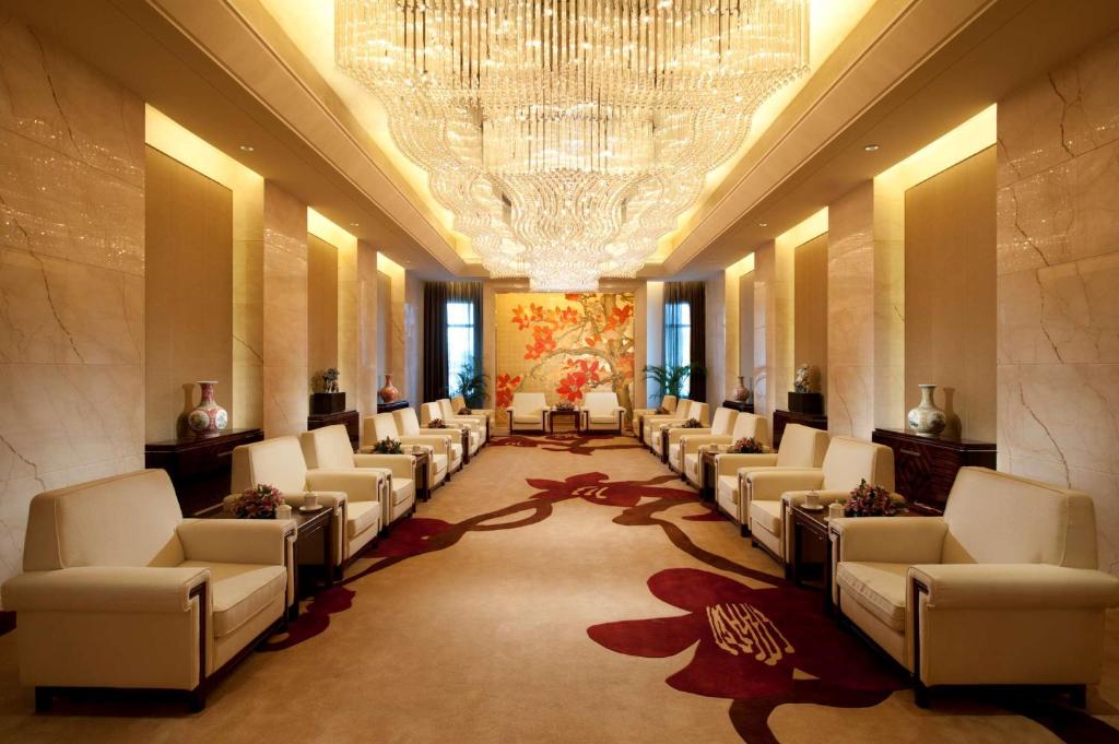 Posezení v ubytování Hilton Guangzhou Baiyun - Free Shuttle for Canton Fair Period, Close to Luhu Golf Club & Leather Market