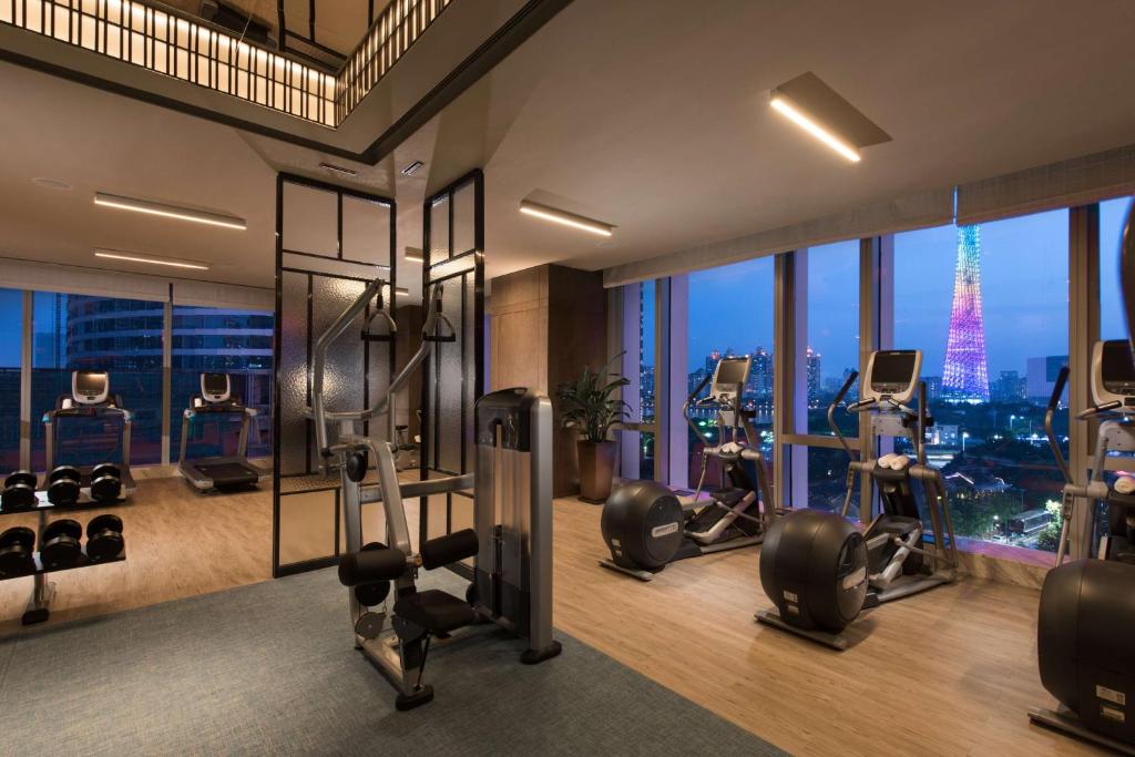 Fitness centrum a/nebo fitness zařízení v ubytování Conrad Guangzhou