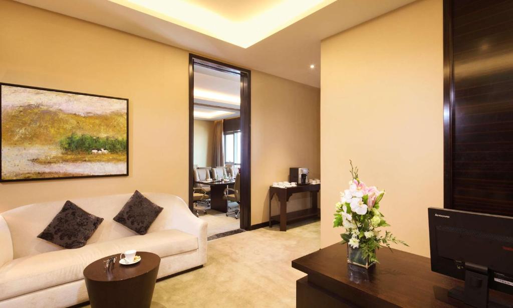 TV a/nebo společenská místnost v ubytování DoubleTree by Hilton Wuhu