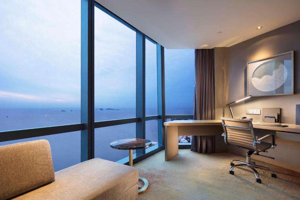 Hilton Yantai - Deluxe King Room With Sea View
