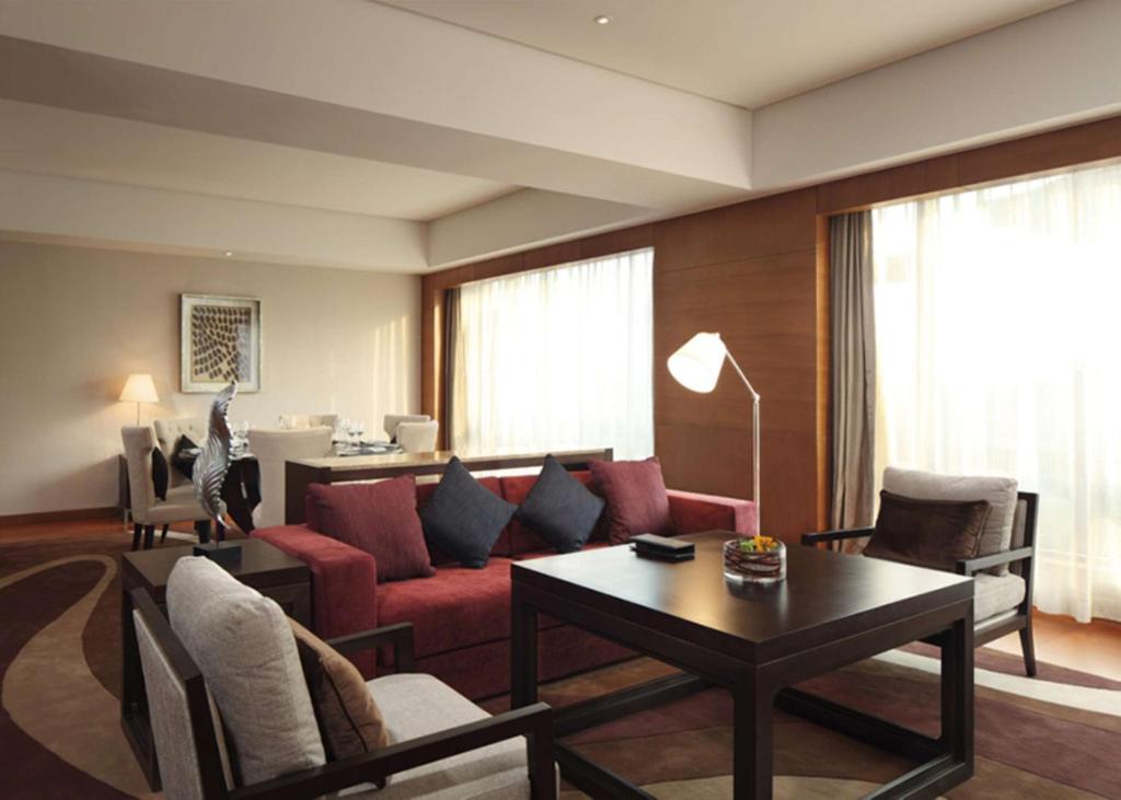 DoubleTree By Hilton Jiaxing - Deluxe Executive King Suite