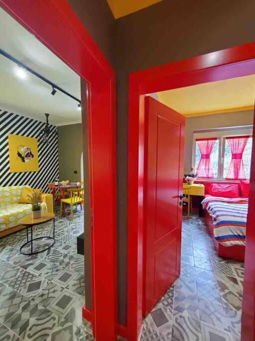 EMOJI house - Imazhi 2
