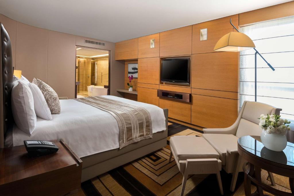 Hilton Beijing Wangfujing - Deluxe King Suite