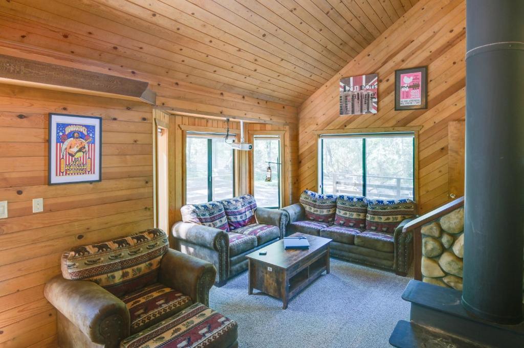 Cole Ridge Chalet in Kelseyville!, Kelseyville (updated prices 2024)