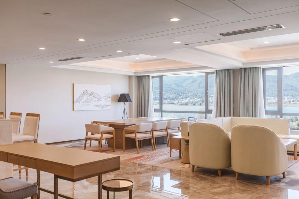 Posezení v ubytování Hilton Lijiang