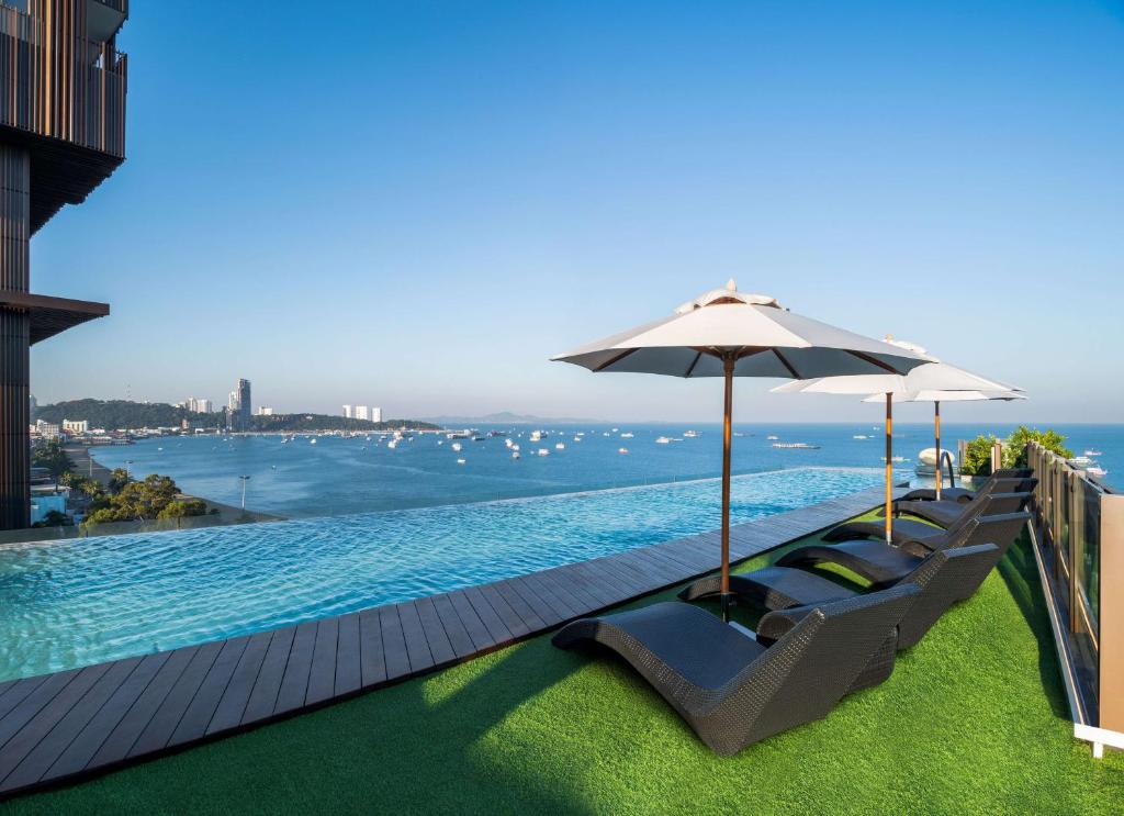 Bazén v ubytování Hilton Pattaya nebo v jeho okolí