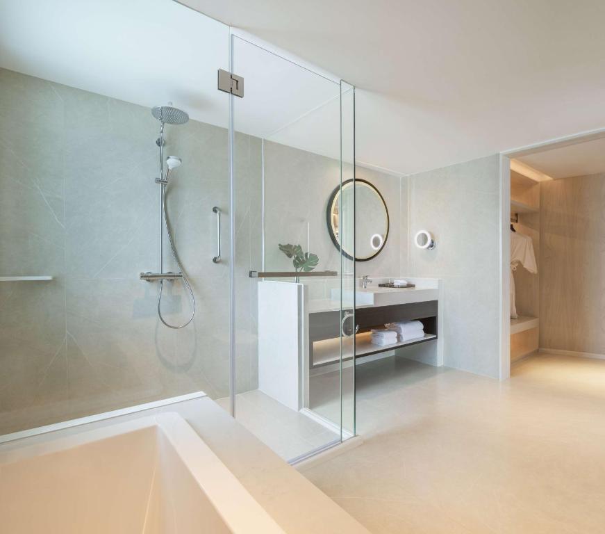DoubleTree by Hilton Bangkok Ploenchit - Resim 21