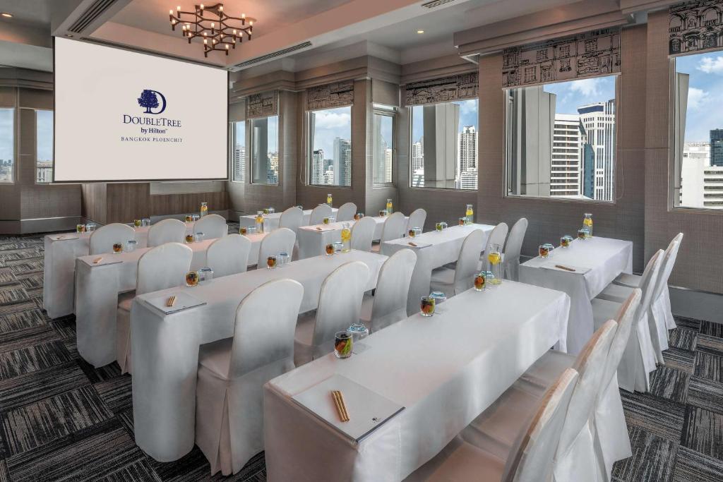 DoubleTree by Hilton Bangkok Ploenchit - Resim 39