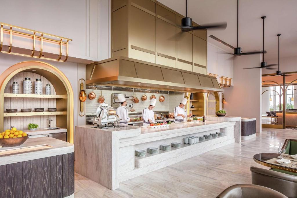 Waldorf Astoria Bangkok: breakfast