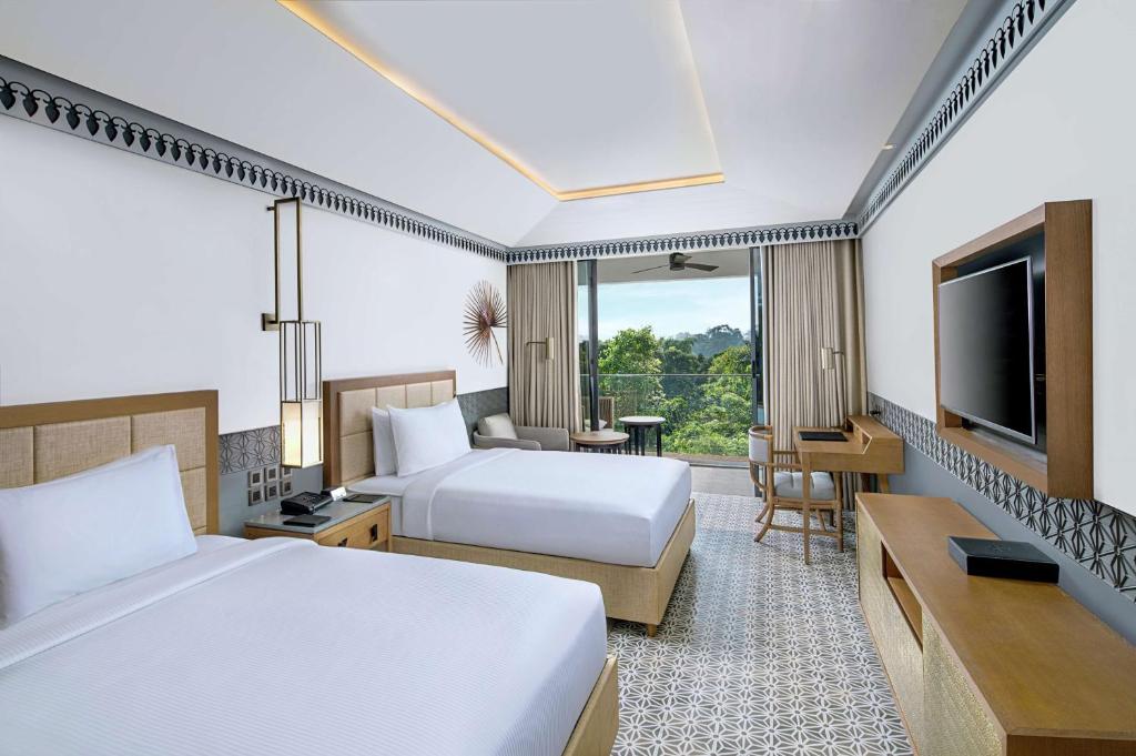 Postel nebo postele na pokoji v ubytování DoubleTree by Hilton Goa - Panaji