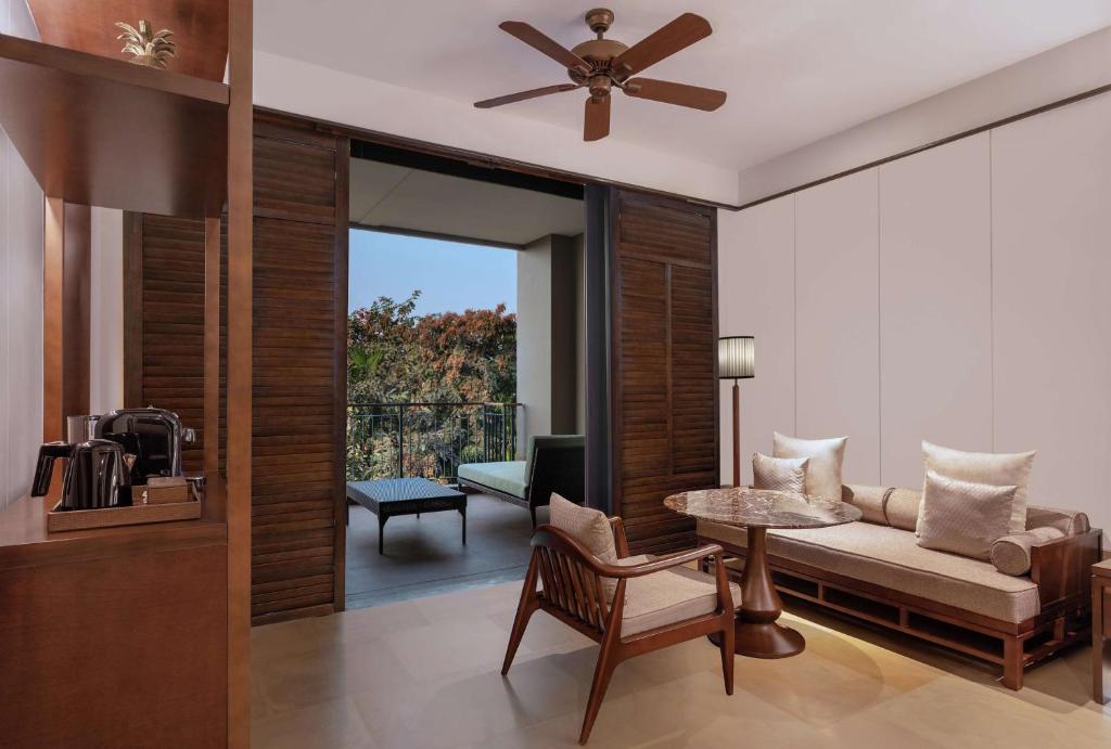 Posezení v ubytování Hilton Goa Resort Candolim