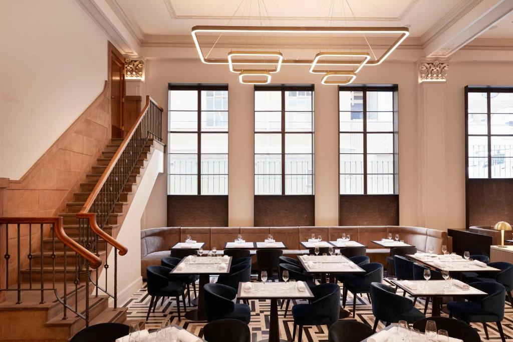 Hilton Melbourne Little Queen Street - Resim 8