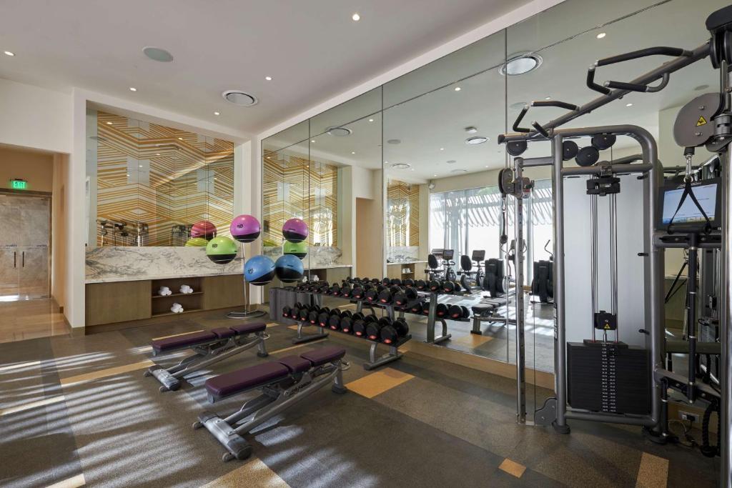 Fitness centrum a/nebo fitness zařízení v ubytování Hilton Manila