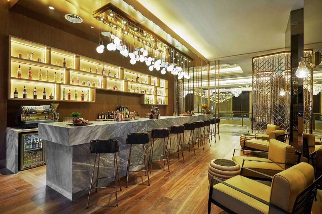 Lounge nebo bar v ubytování Hilton Manila
